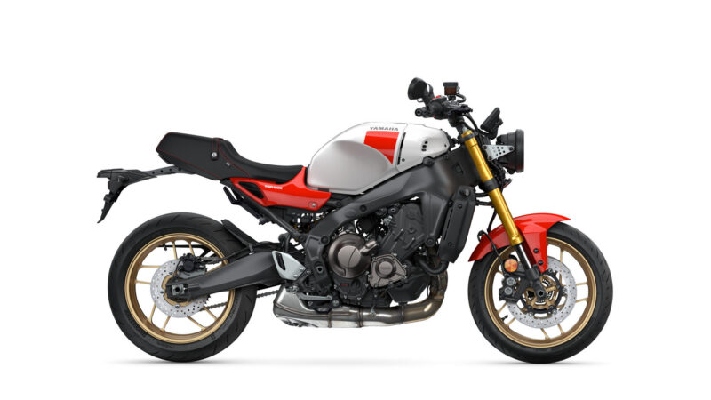 Yamaha XSR900 Legend Red