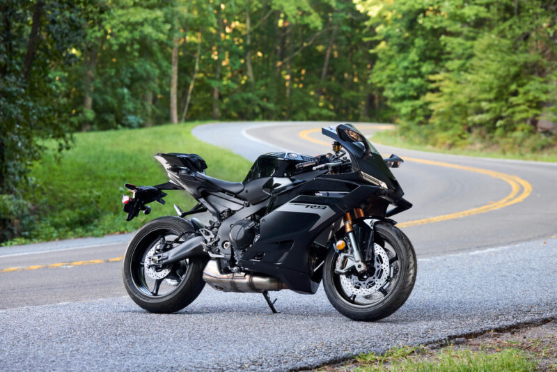 Yamaha R9